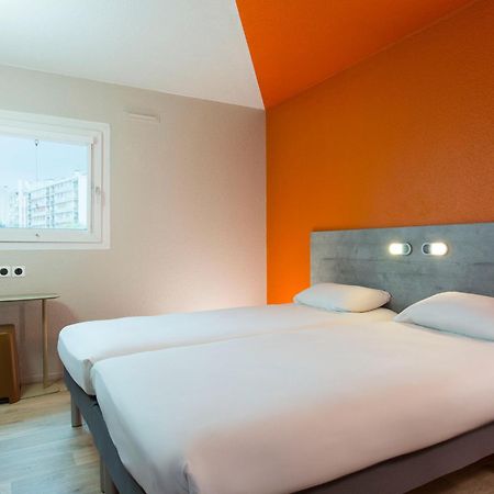Ibis Budget Bourgoin Jallieu Centre Exterior foto