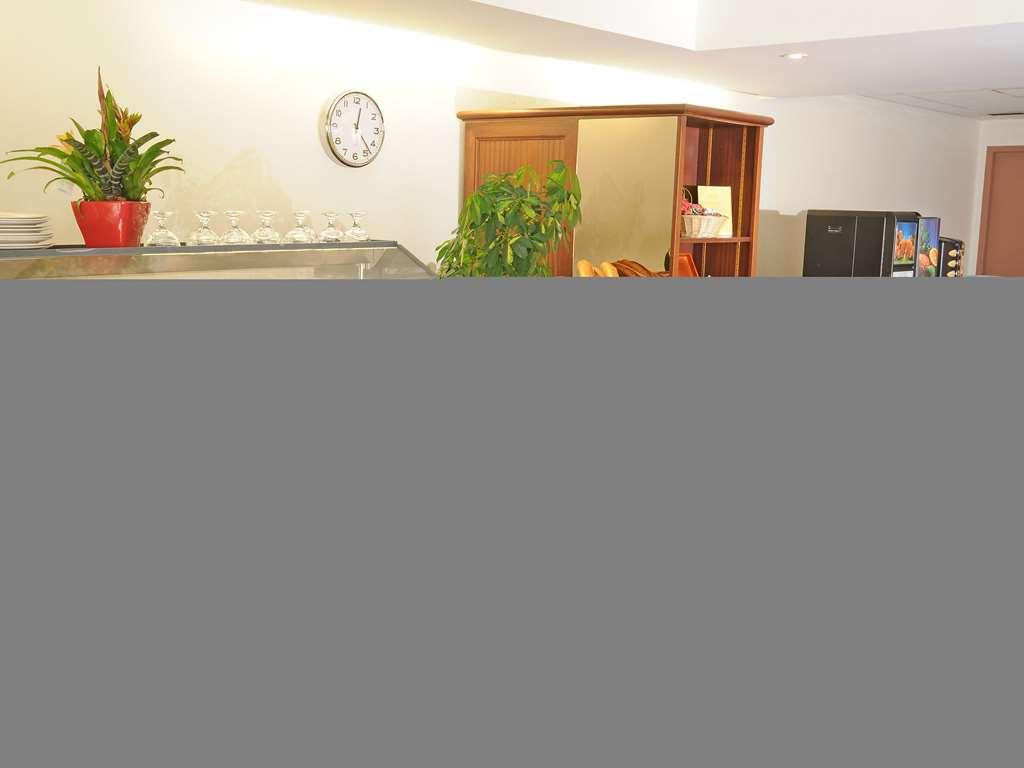 Ibis Budget Bourgoin Jallieu Centre Restaurant foto