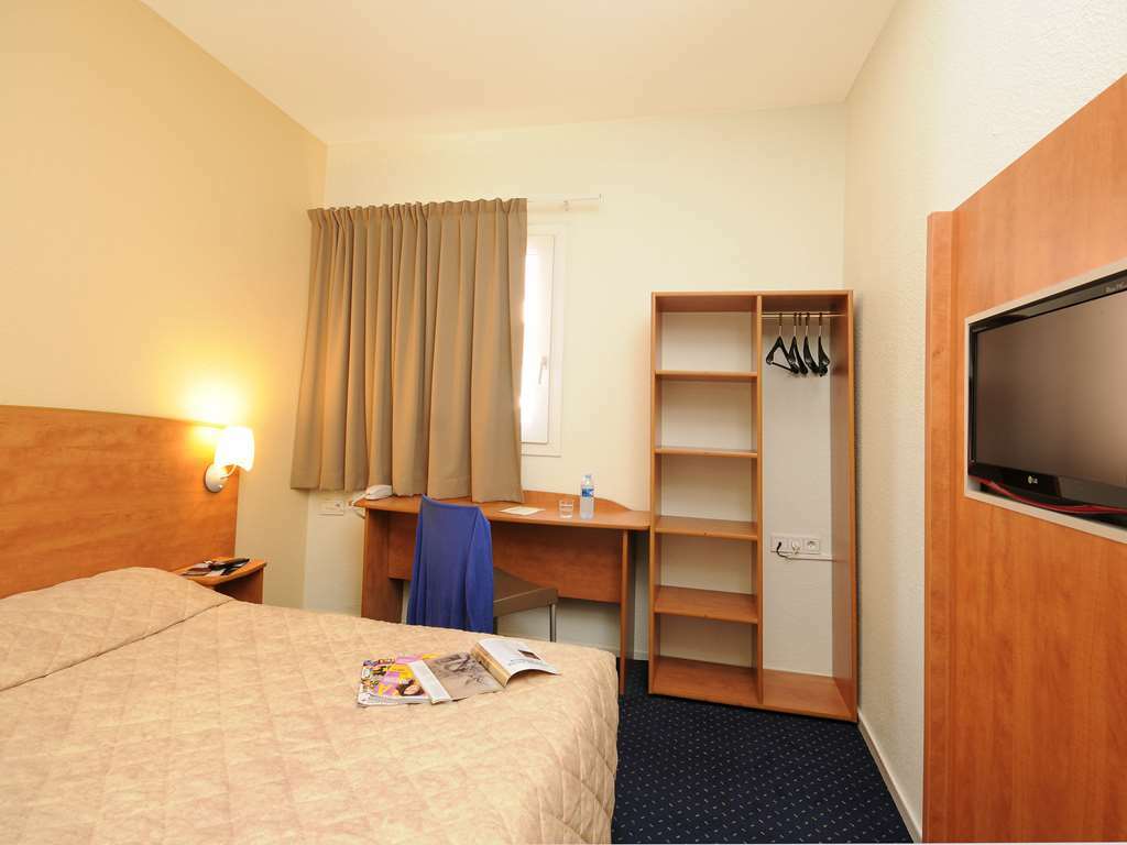 Ibis Budget Bourgoin Jallieu Centre Exterior foto